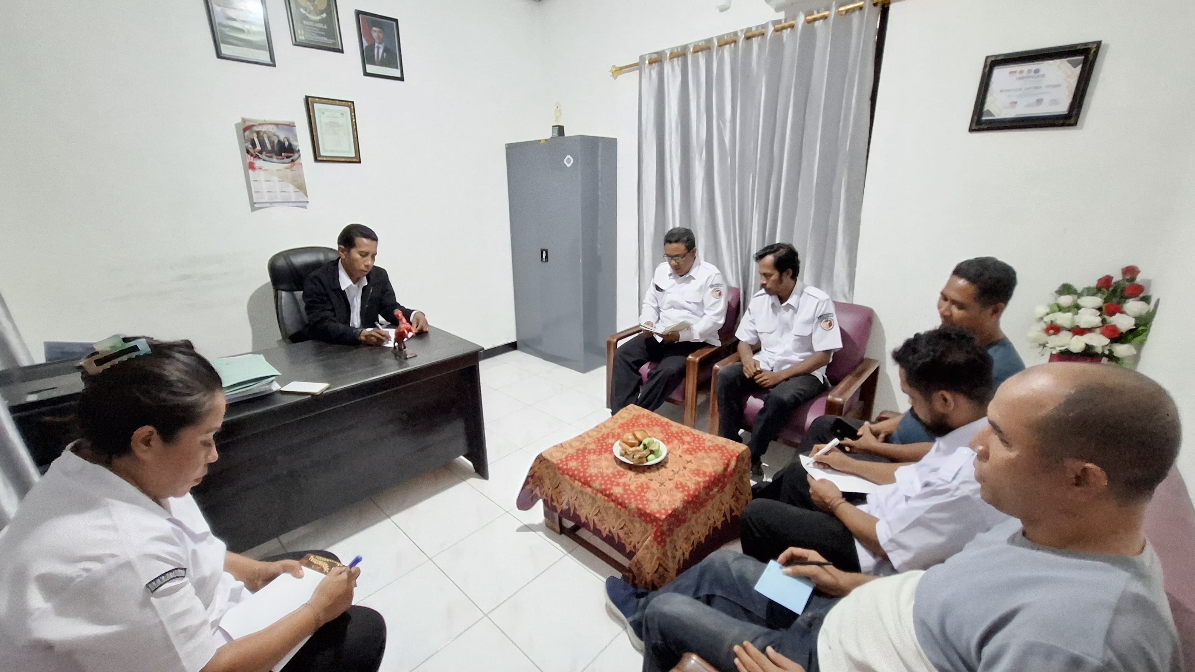 Divisi Penanganan Pelanggaran dan Penyelesaian Sengketa Bawaslu Sumba Timur Gelar Rapat Internal Dukungan Pelaksanaan Kegiatan Penanganan Pelanggaran 