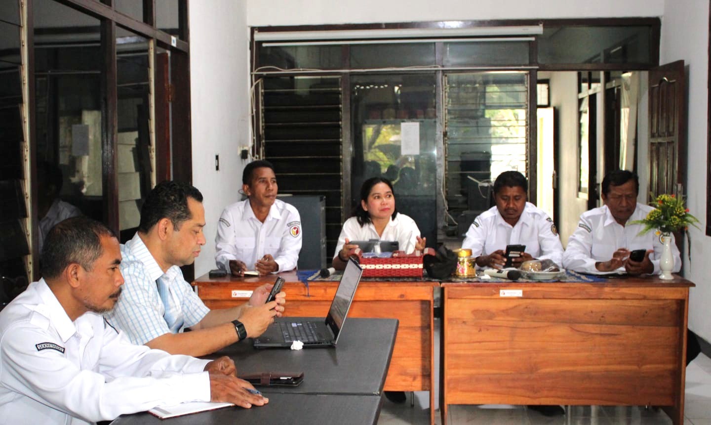 Anggota Bawaslu NTT Lakukan Monitoring dan Pembinaan Pengelolaan Data dan Informasi Publik di Bawaslu Kabupaten Sumba Timur