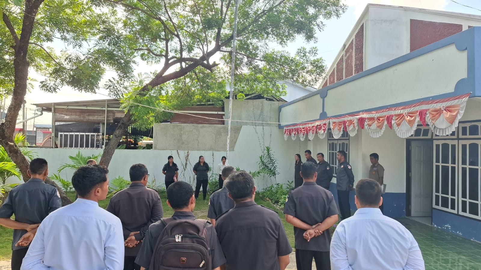 Apel Senin Pagi Bawaslu Sumba Timur : Meningkatkan Disiplin dan Tanggung Jawab