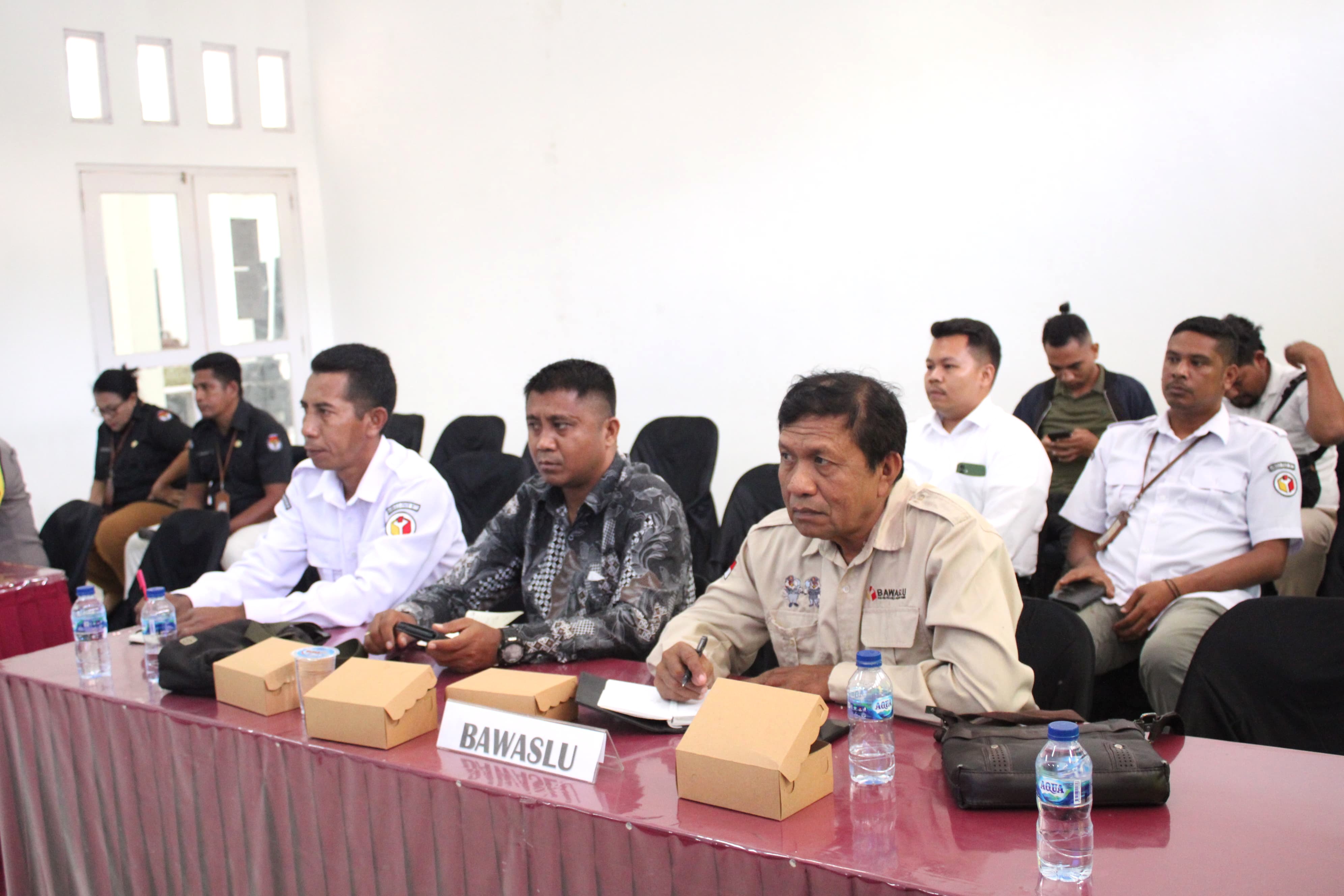 Bawaslu Sumba Timur Awasi Jalannya Rapat Pleno Rekapitulasi PDPB oleh KPU Kabupaten Sumba Timur