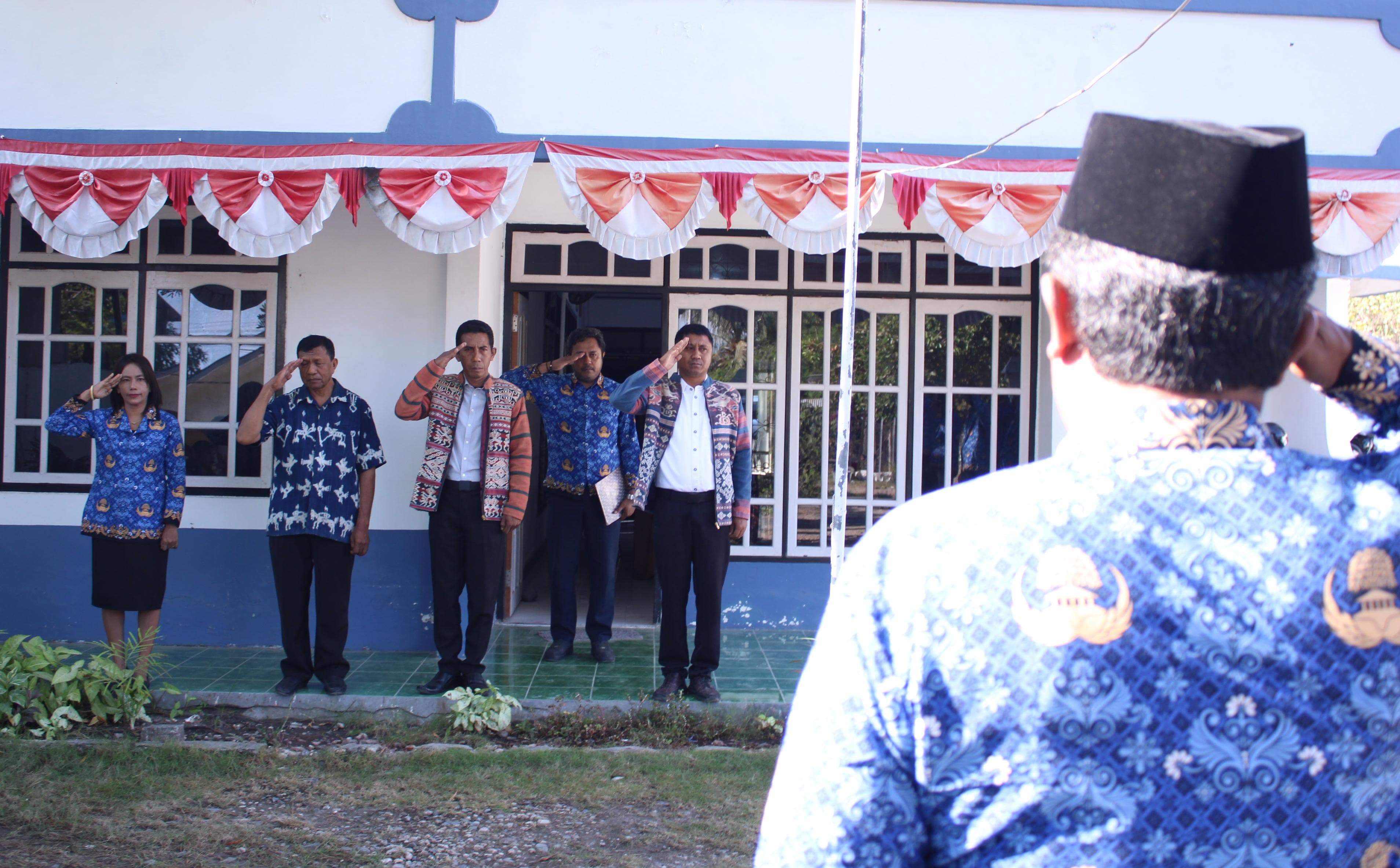 Ketua Bawaslu Sumba Timur Ingatkan Pegawai Pentingnya Integritas dan Profesionalitas dalam Apel Kesadaran 17 Juli 2025