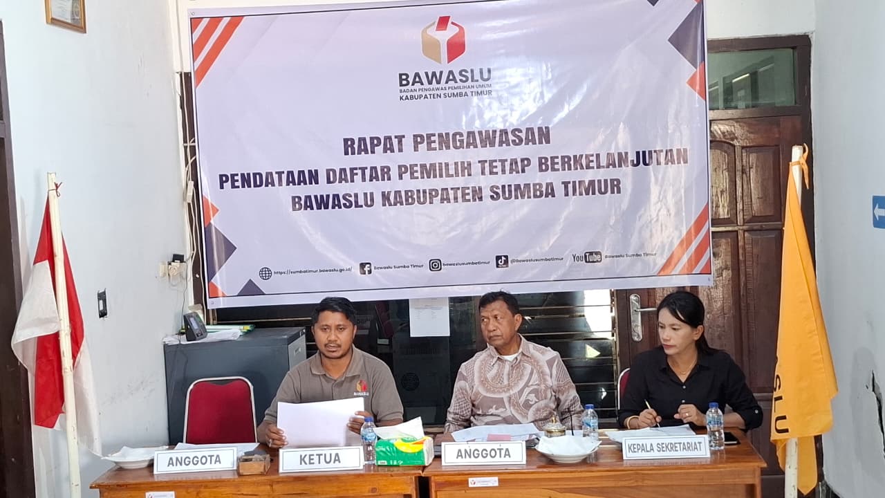 Bawaslu Kabupaten Sumba Timur Gelar Rapat