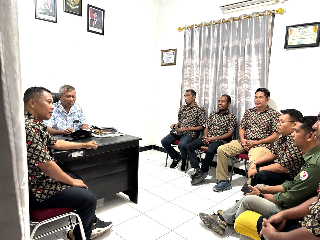 Divisi HP2H Bawaslu Sumba Timur Evaluasi Uji Petik dan Bahas Program Kerja 