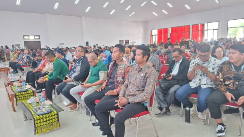 Yohanis Landi, menghadiri kegiatan Pembukaan Pekan Nasional Lingkungan Hidup XIV 