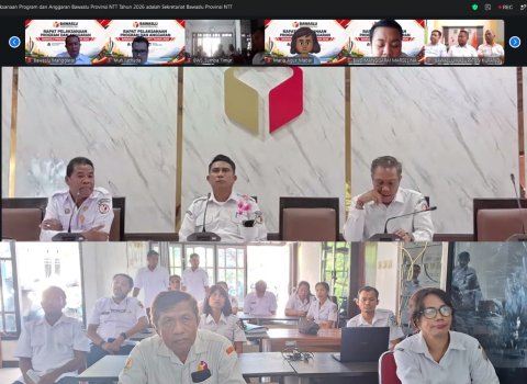 Ketua, Anggota dan Jajaran Sekretariat Bawaslu Sumba Timur Ikuti Rapat Pelaksanaan Program dan Anggaran Tahun 2026