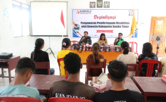 BAWASLU KABUPATEN SUMBA TIMUR GELAR SOSIALISASI UNTUK PENYANDANG DISABILITAS