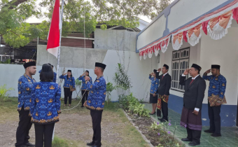 Bawaslu Kabupaten Sumba Timur Gelar Upacara Bendera Peringati HUT Ke-80 RI